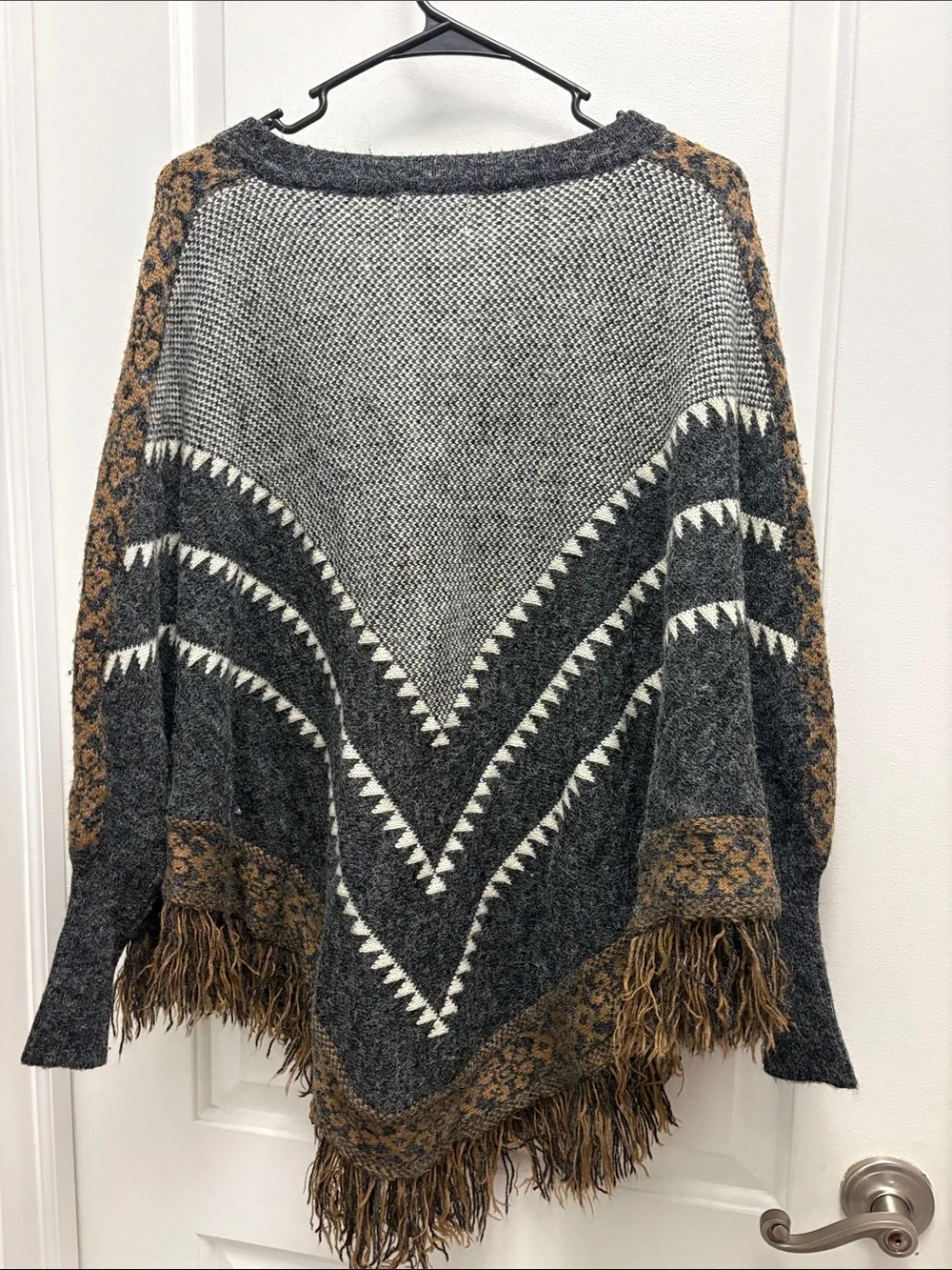 Dreamers Fringe Poncho Style Sweater M/L Charcoal Gray Tribal Boho Western Cape